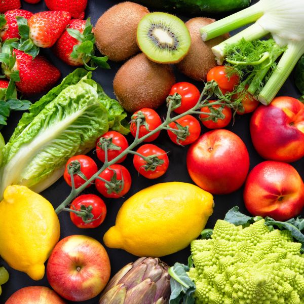 Quels sont les aliments à privilégier pendant ma grossesse pour mon bien-être et celui de mon bébé ?